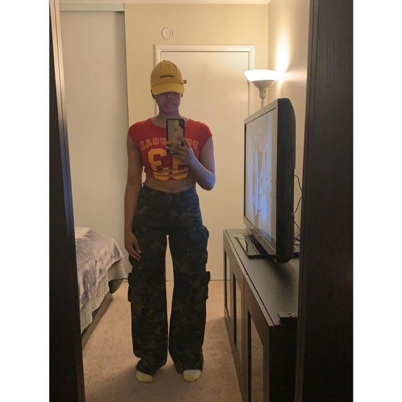 Meet your Posher, Alyssa - Picture 2 of 3